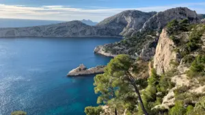 À Marseille, le risque rouge ferme les massifs