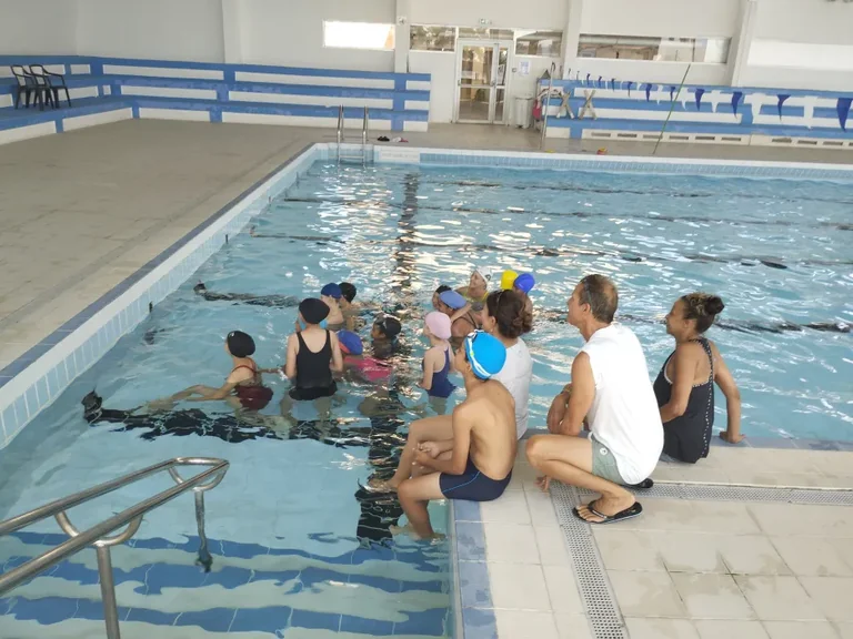 À Toulon, les enfants apprennent le bon réflexe anti-noyade