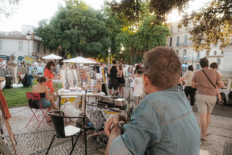 À Nîmes, vins, jazz et artisanat au cœur de l’Écusson