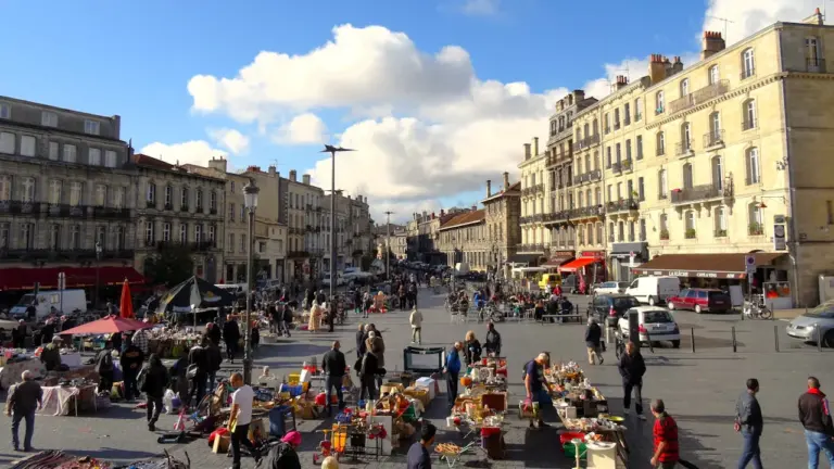 Brocante à Dax : rendez-vous aux Halles le 7 août