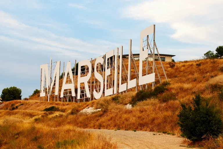 15 août à Marseille : karaoké géant et feu d'artifice au J4