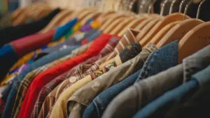 À Fougères, trois jours de bric-à-brac au profit de jeunes Colombiens