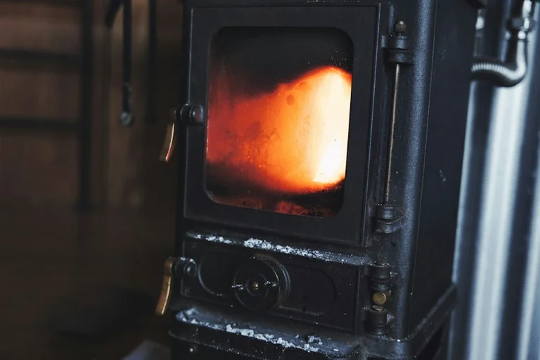 À Lannion, l'école Savidan produit son électricité et chauffe au bois