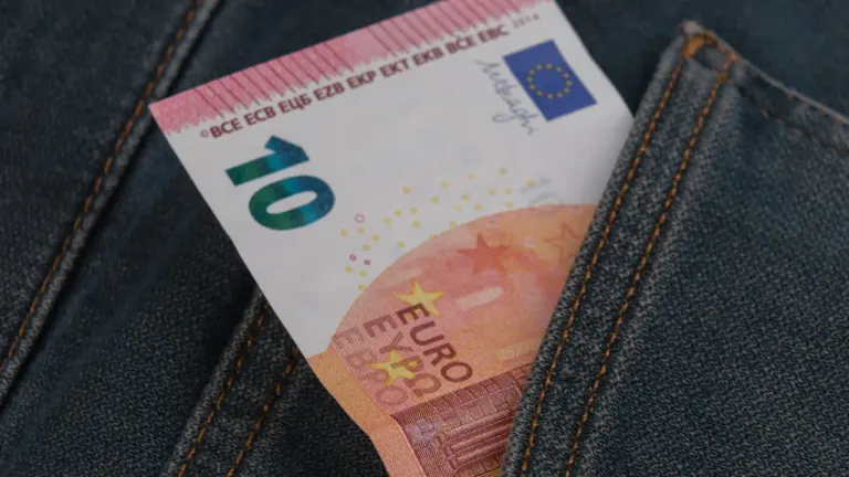 Argent de poche à Fougères : les 16-17 ans ont jusqu’au 21 septembre pour s’inscrire