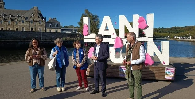 À Lannion, accrochez votre ruban rose pour Octobre Rose