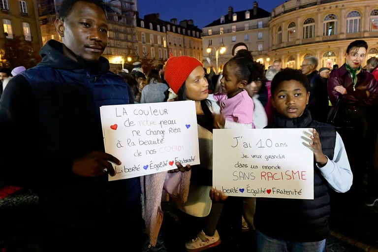 Rennes se rassemble contre le racisme après Trappes