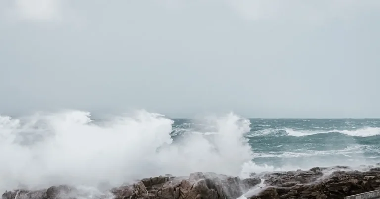 Tempête Austen à Brest : des rafales jusqu'à 130 km/h cette nuit